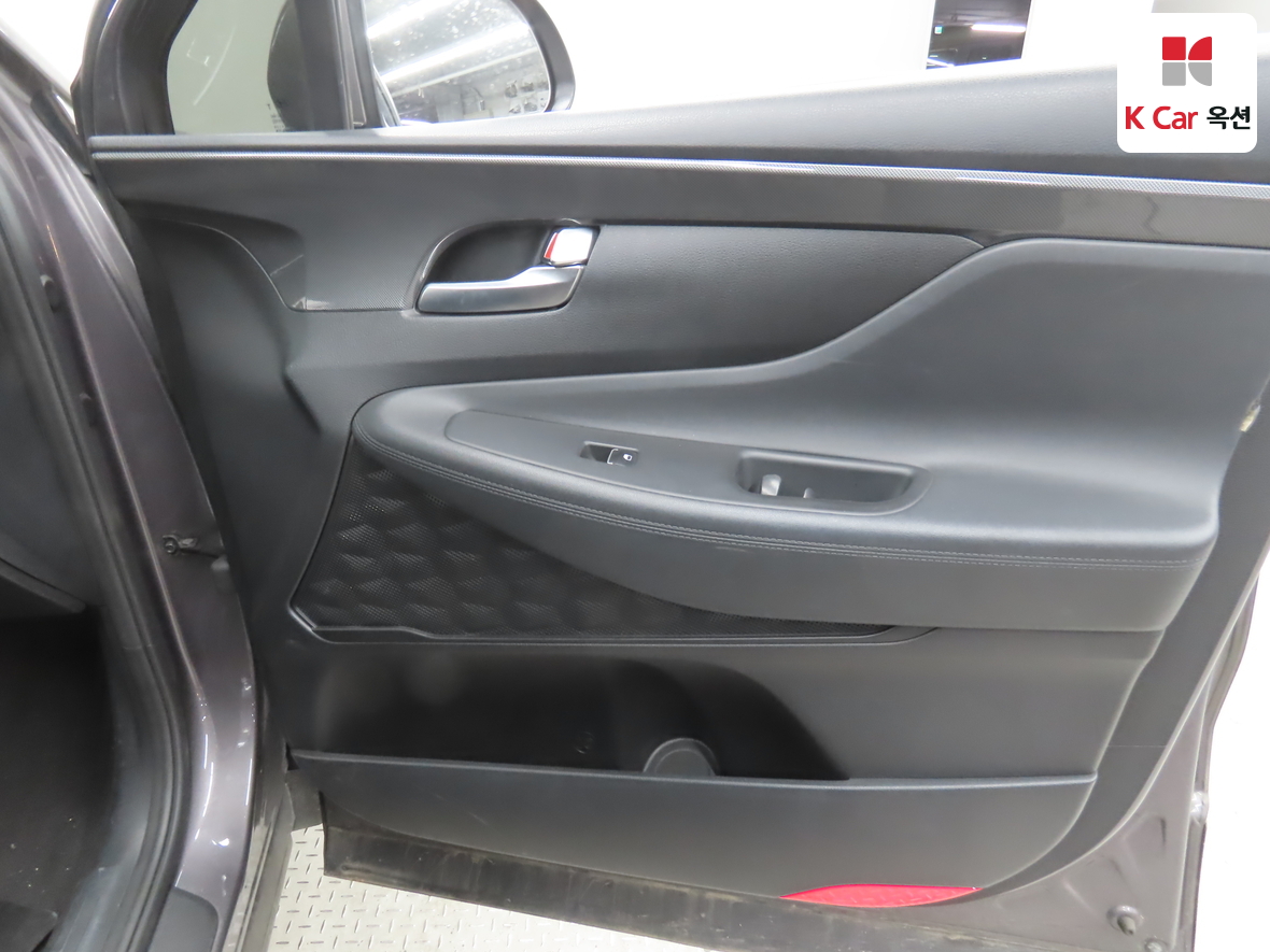Hyundai SANTAFE 2021 - Image 29