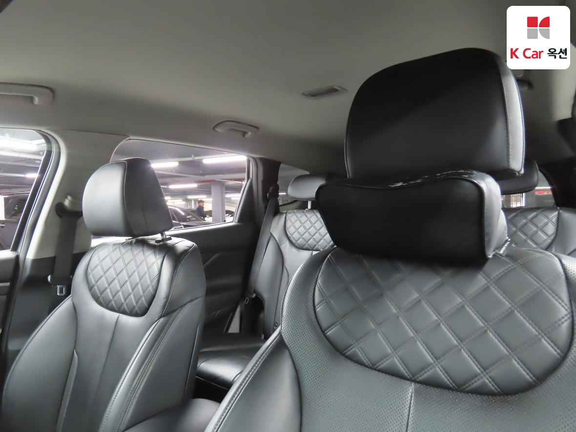 Hyundai SANTAFE 2021 - Image 19