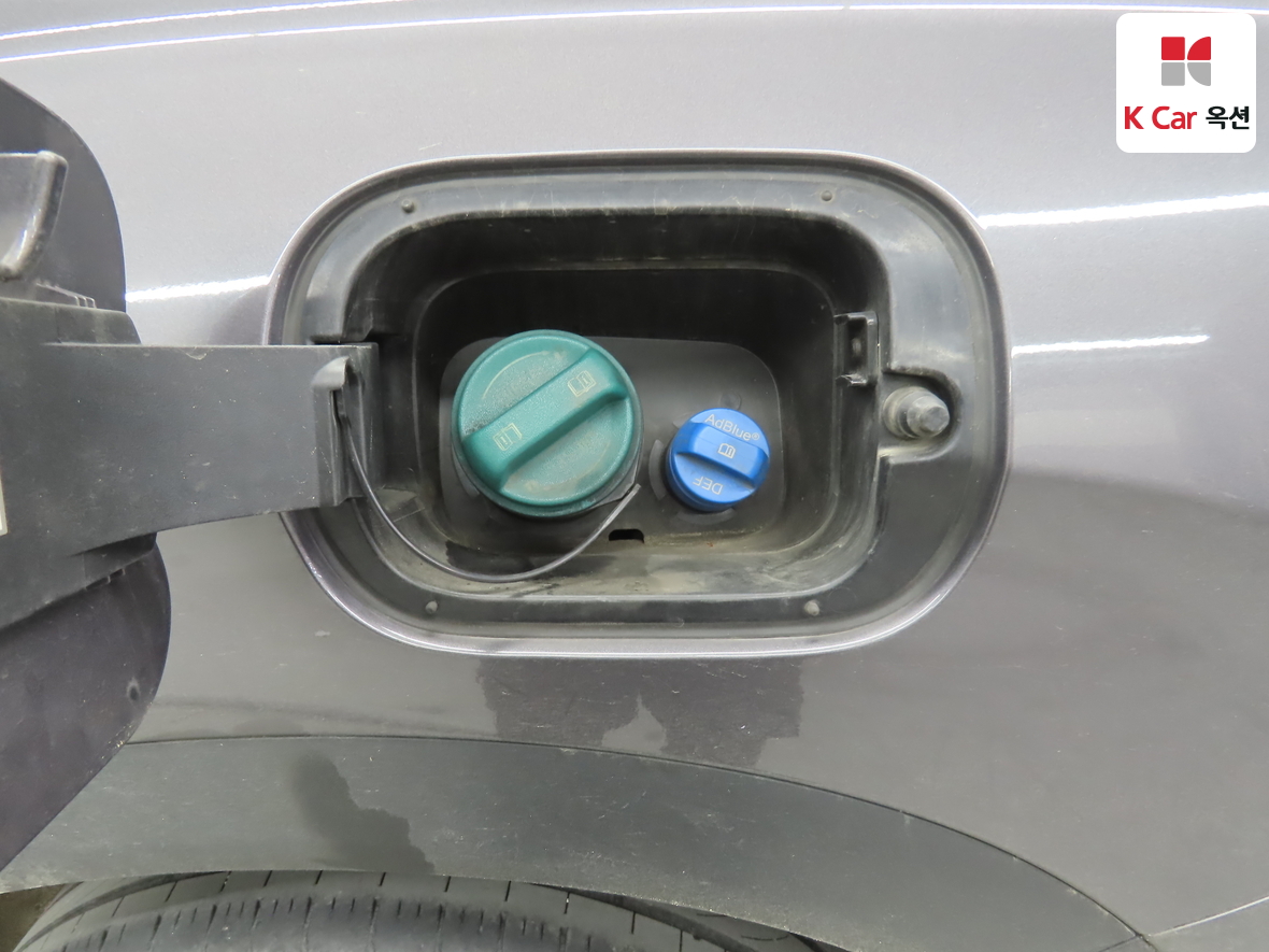 Hyundai SANTAFE 2021 - Image 24