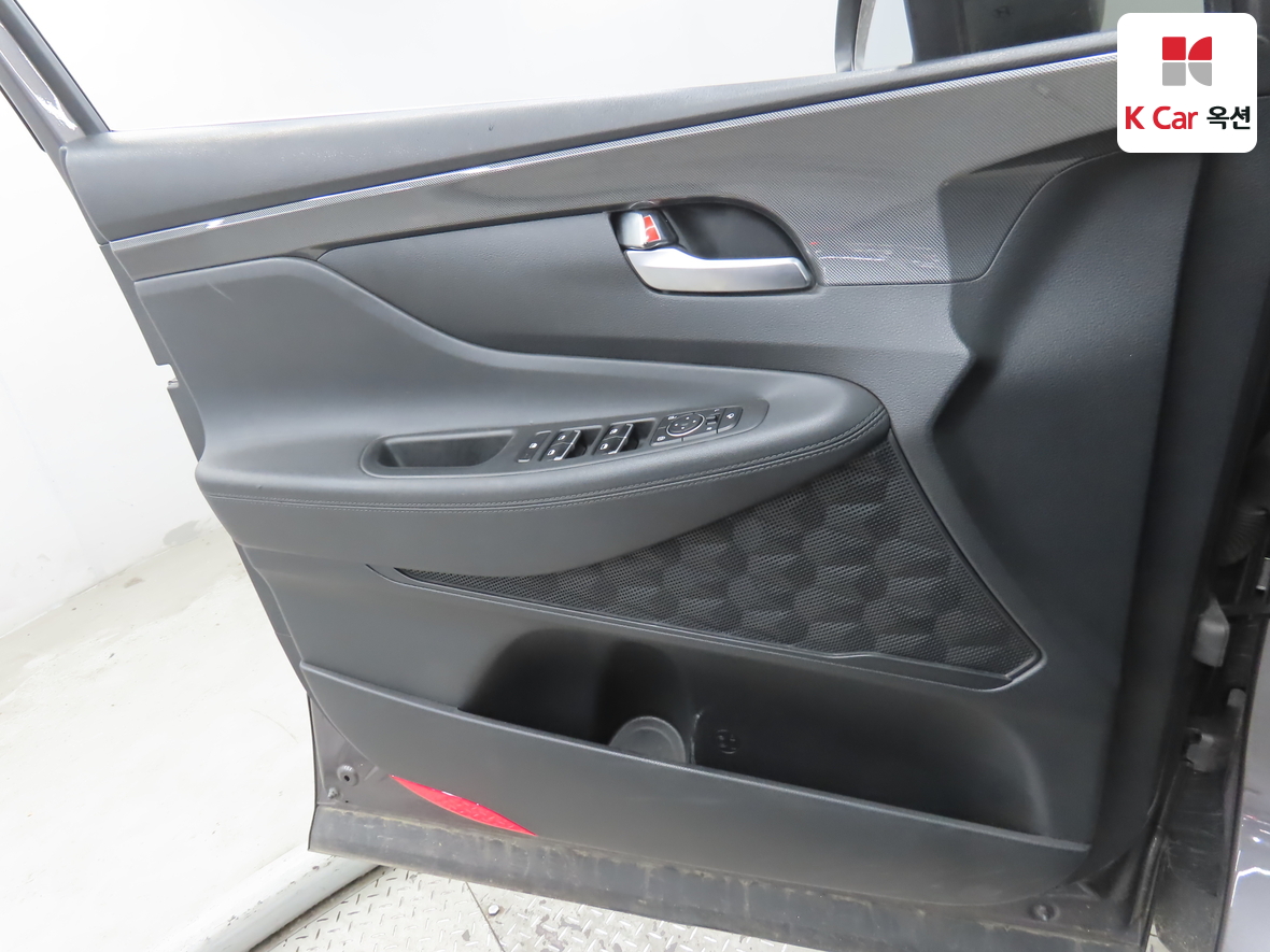 Hyundai SANTAFE 2021 - Image 8