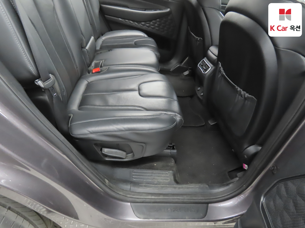 Hyundai SANTAFE 2021 - Image 28