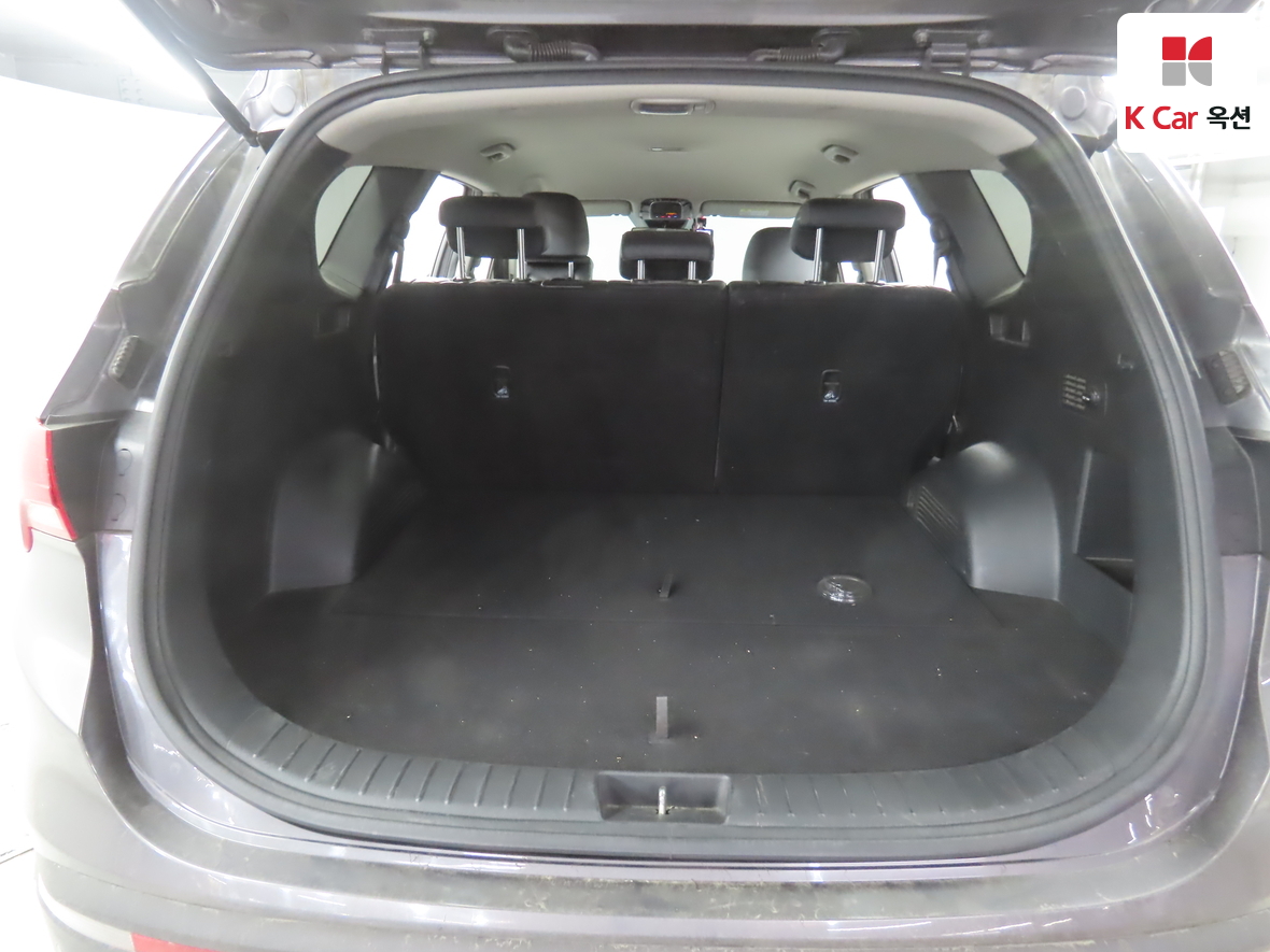 Hyundai SANTAFE 2021 - Image 25