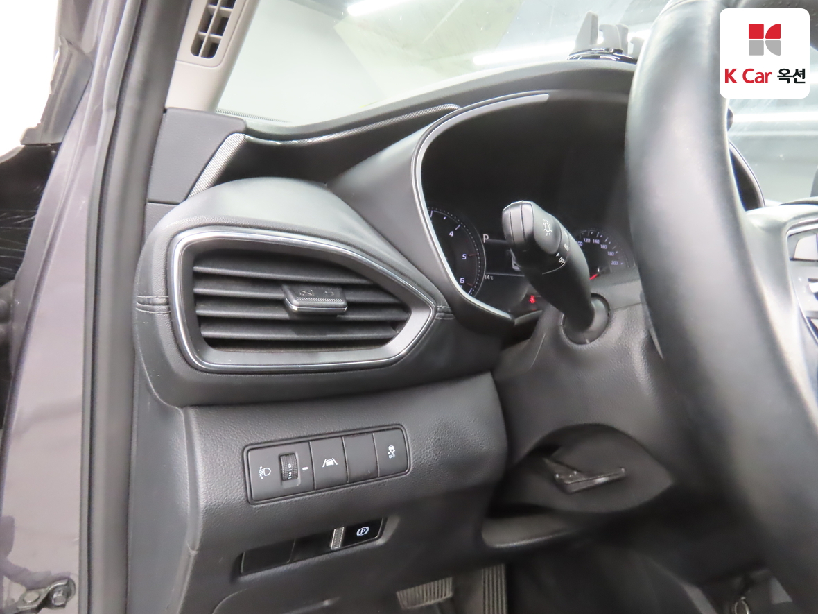 Hyundai SANTAFE 2021 - Image 9