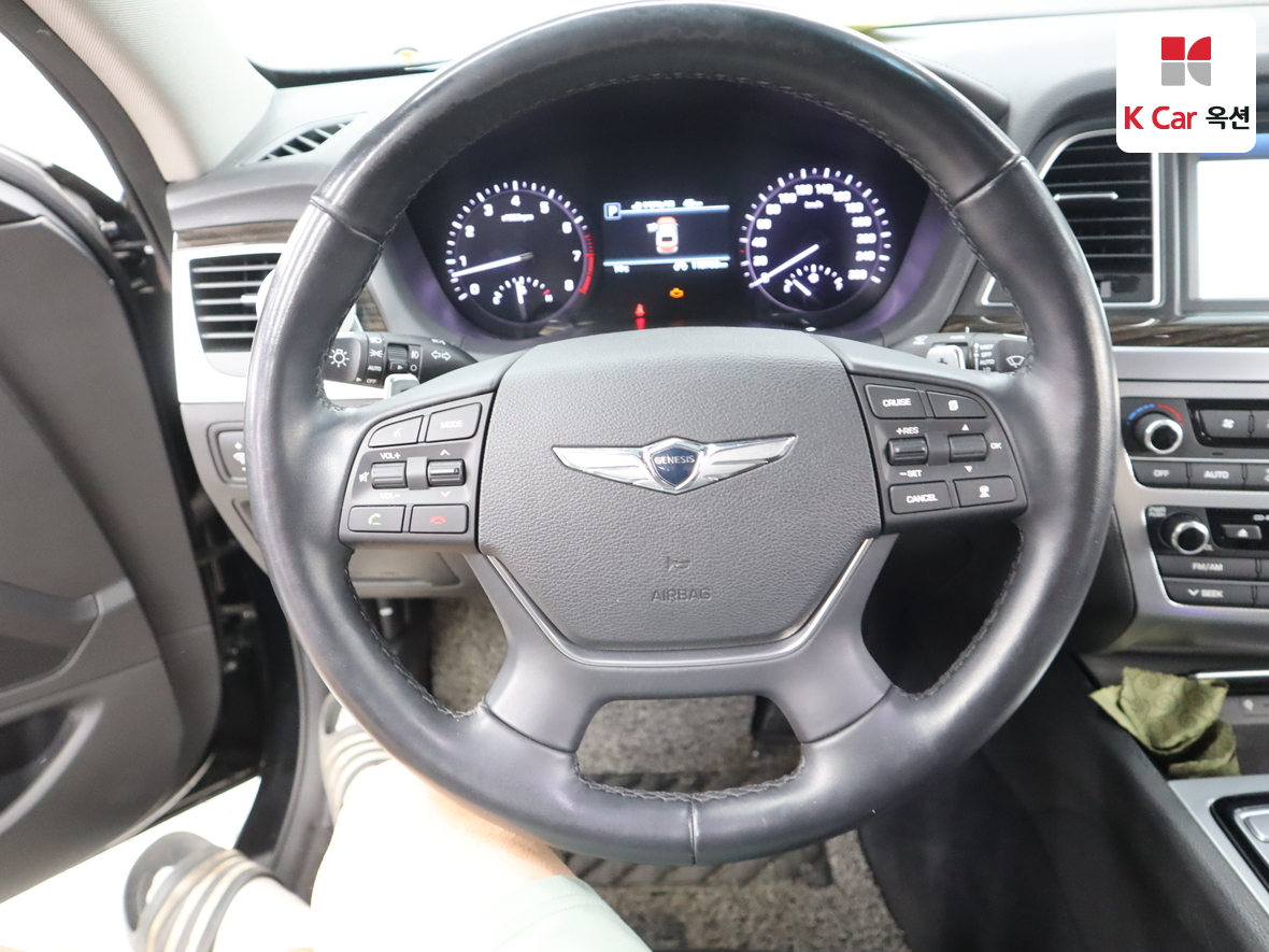 Genesis G80 2017 - Image 10