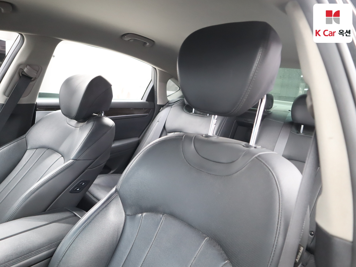 Genesis G80 2017 - Image 19