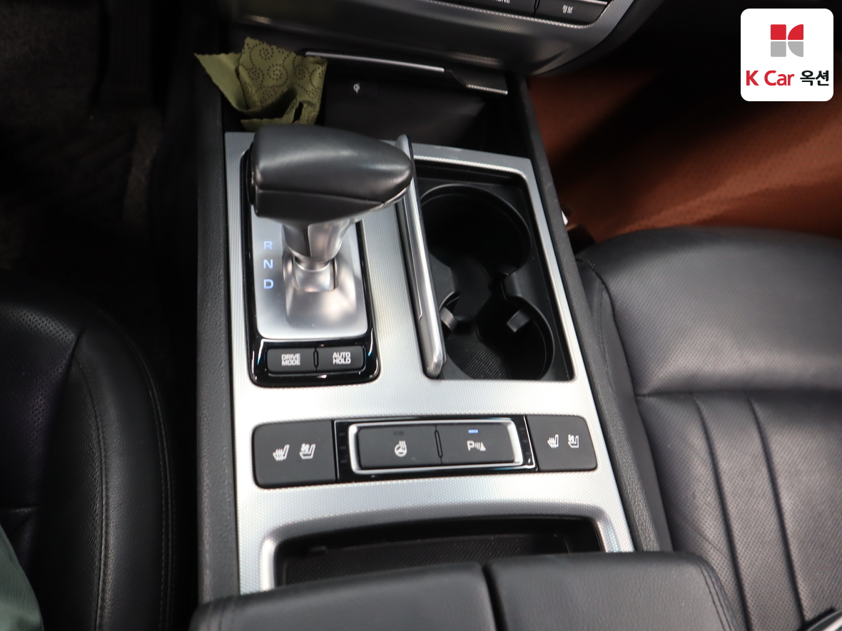 Genesis G80 2017 - Image 16