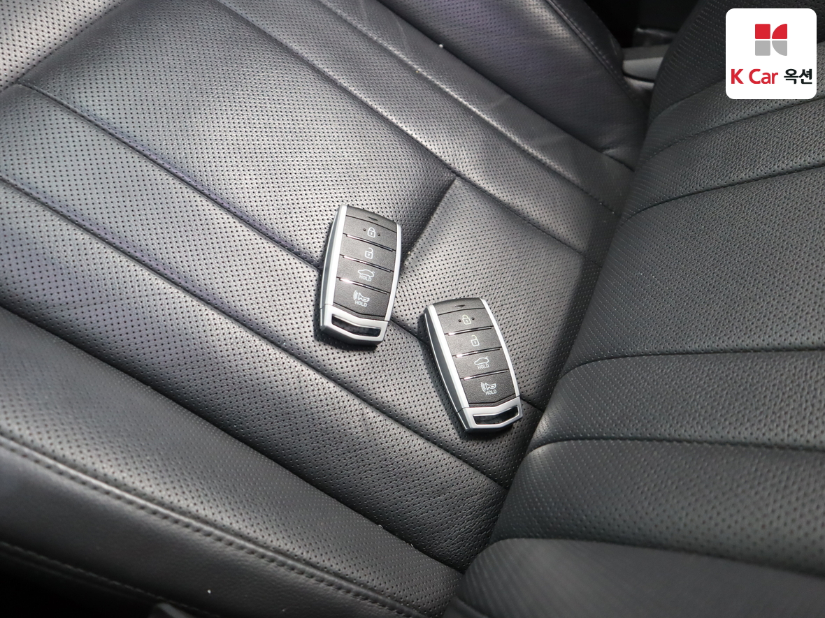 Genesis G80 2017 - Image 17