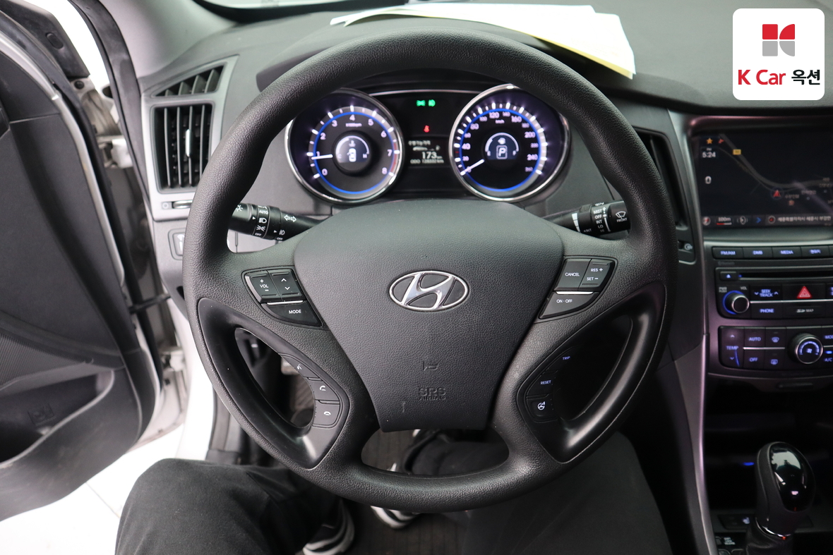 Hyundai Sonata - 10