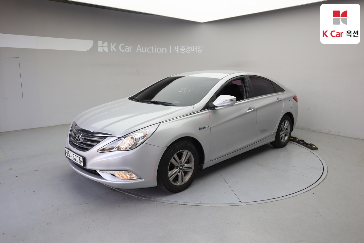 Hyundai Sonata - 1