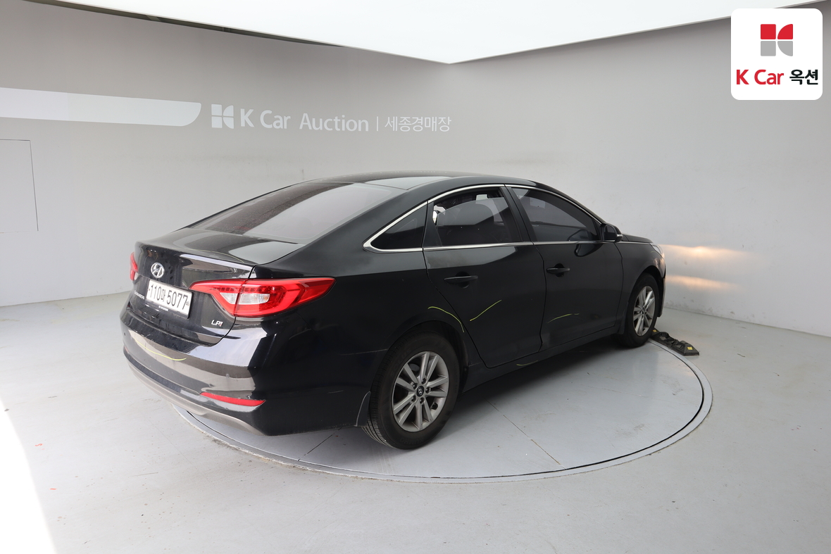 Hyundai Sonata - 2