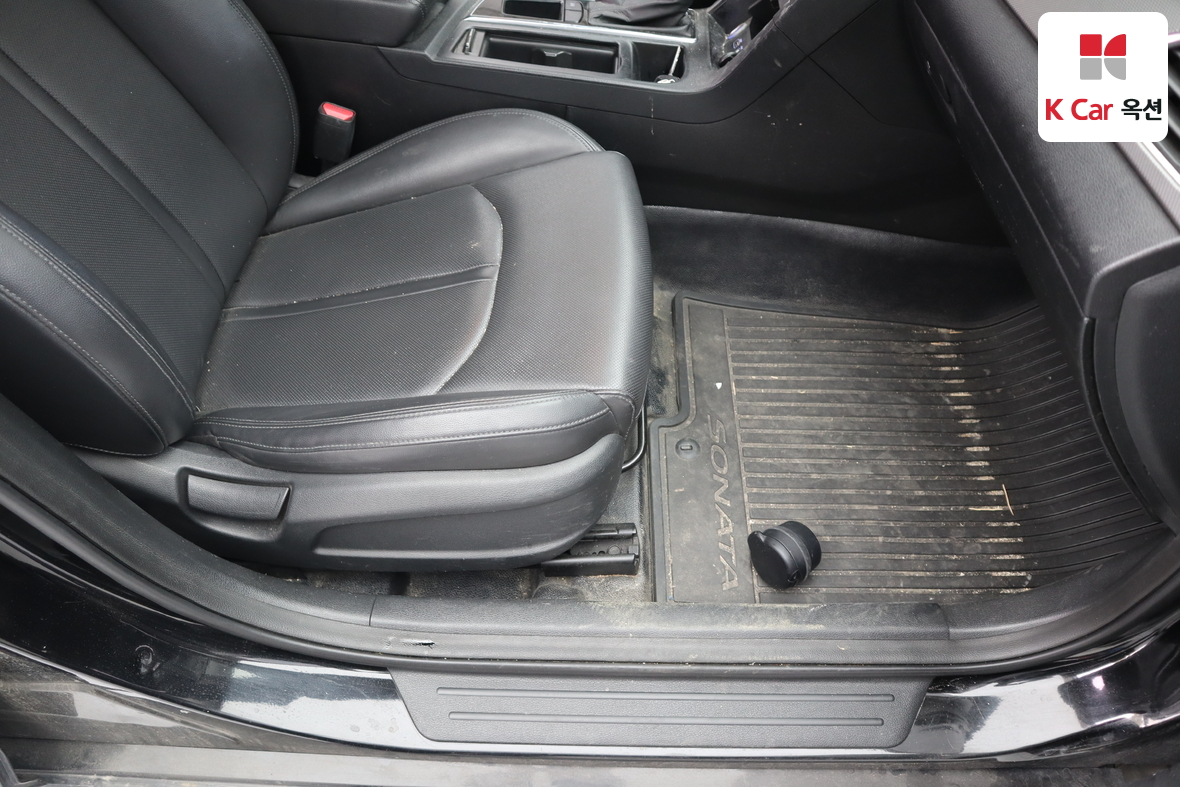 Hyundai Sonata - 28