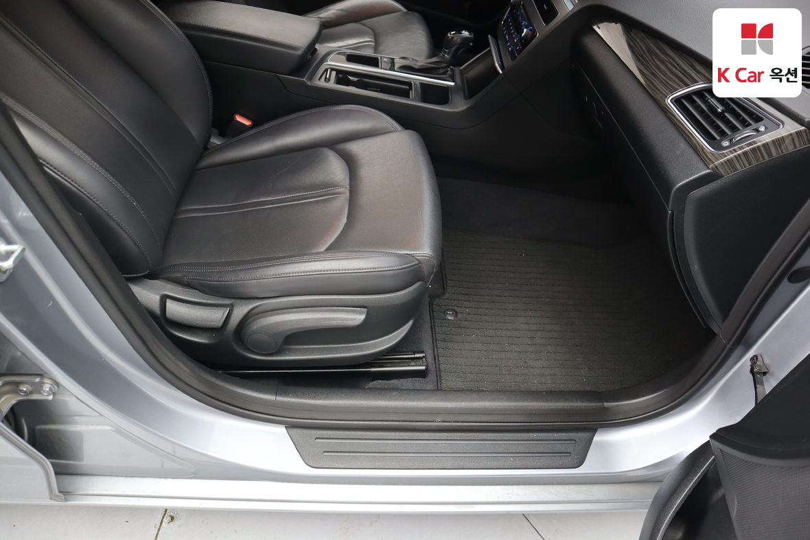 Hyundai Sonata - 28