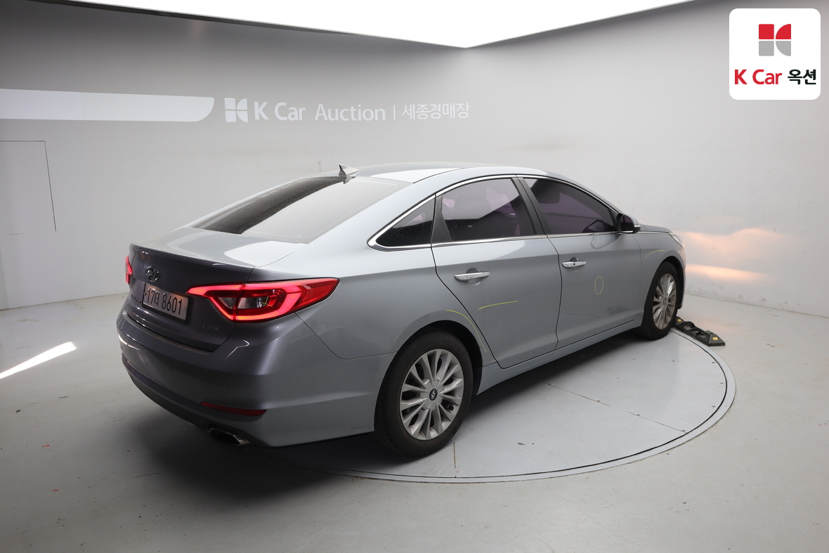 Hyundai Sonata - 2