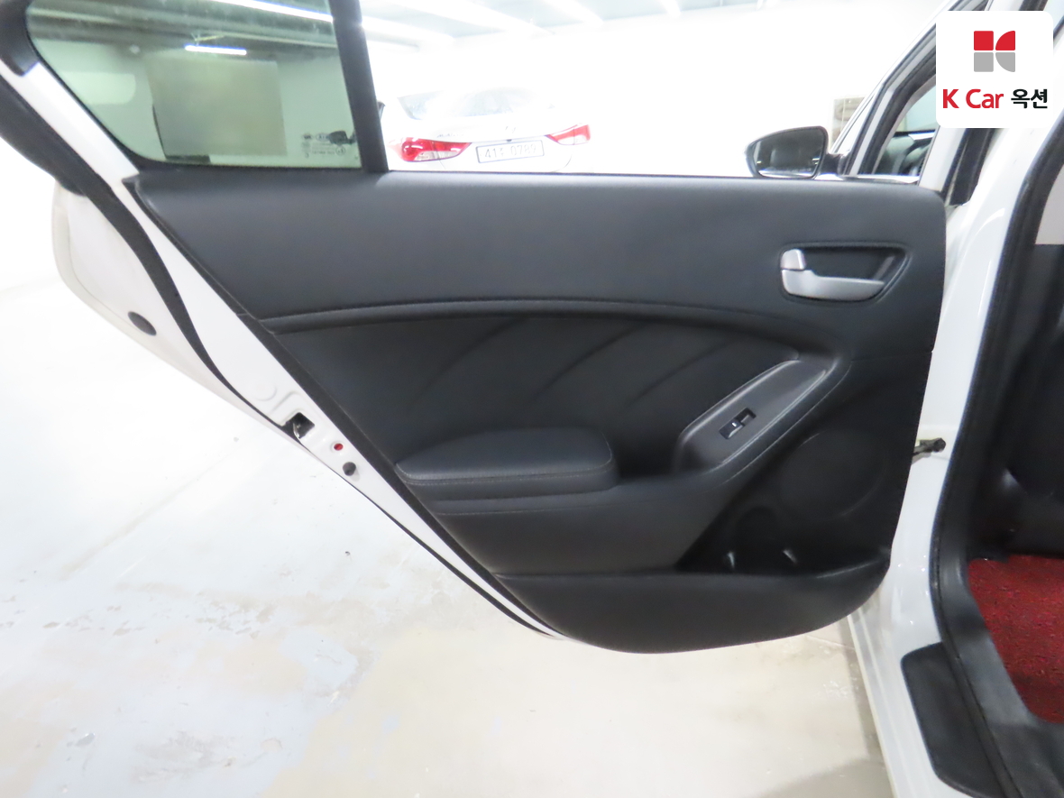Kia K3 - 23