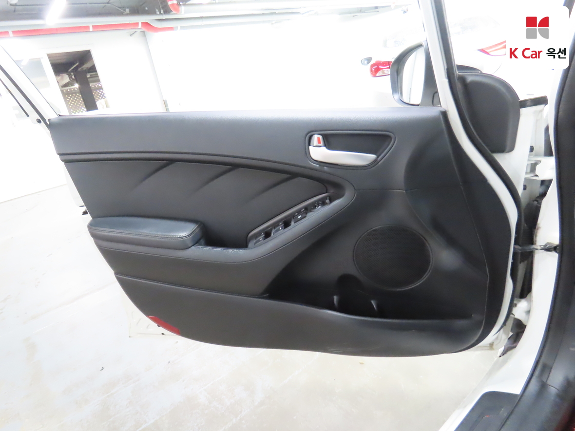 Kia K3 - 8