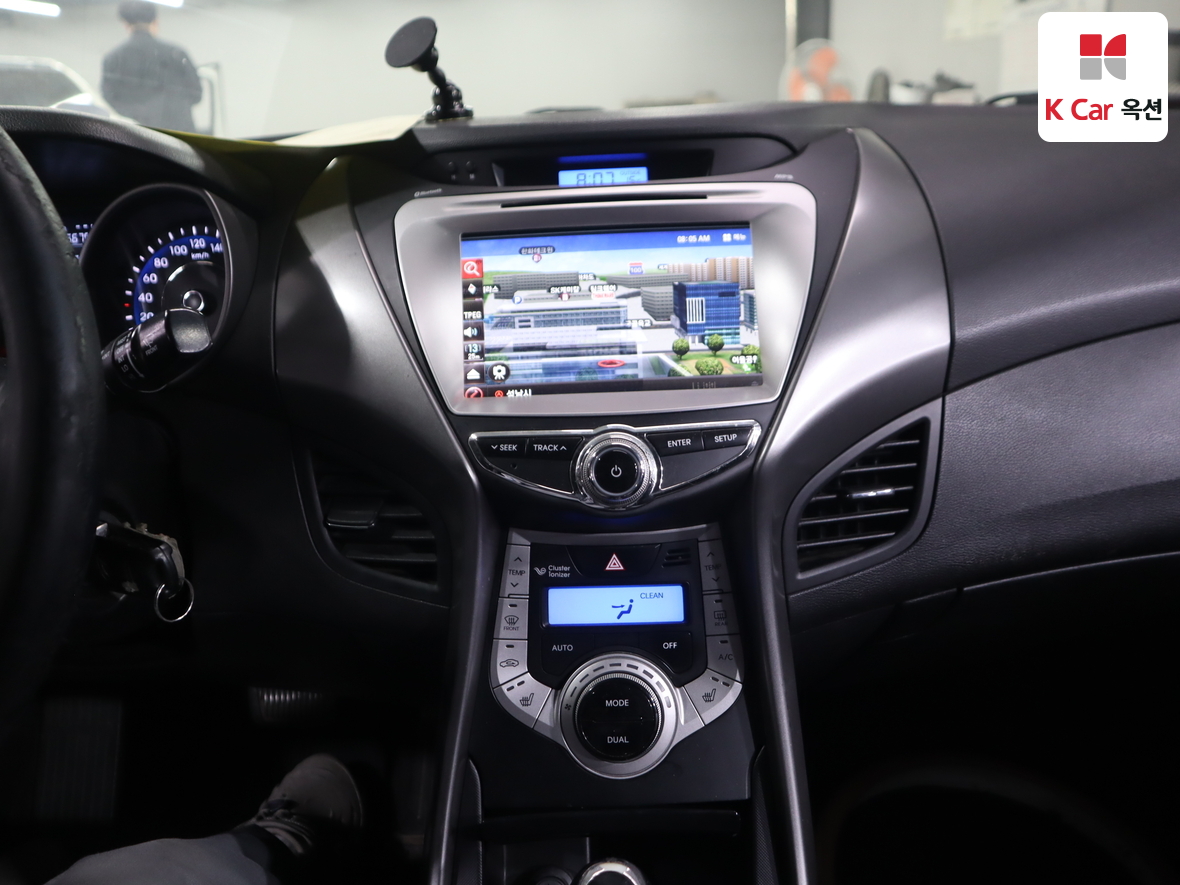 Hyundai Elantra 2011 - Image 6