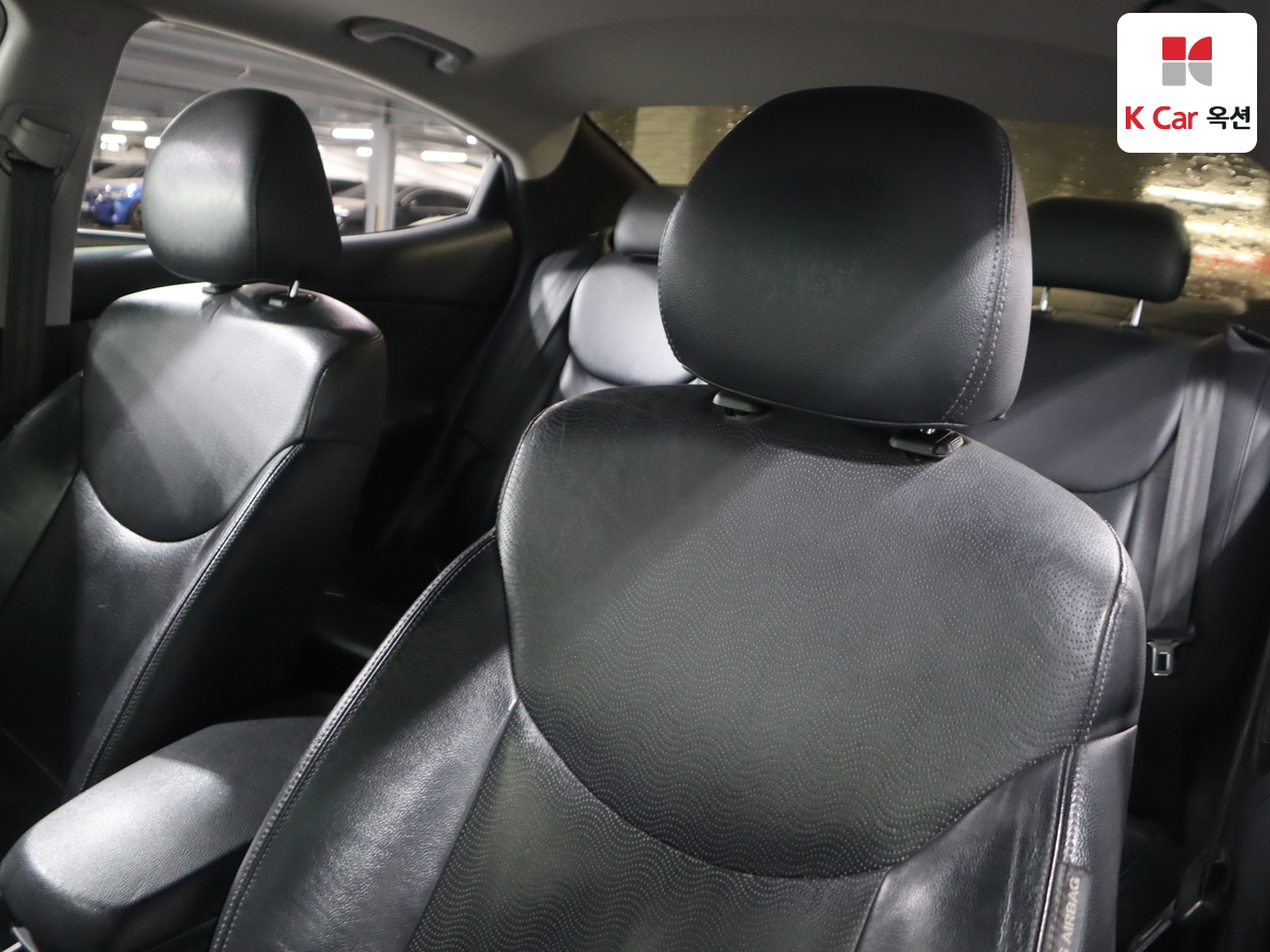 Hyundai Elantra 2011 - Image 19