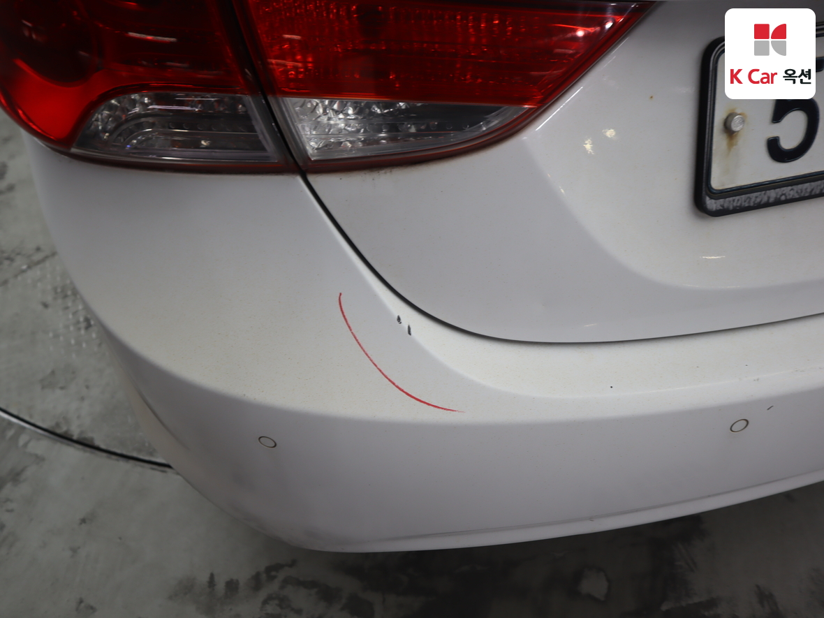 Hyundai Elantra 2011 - Image 40