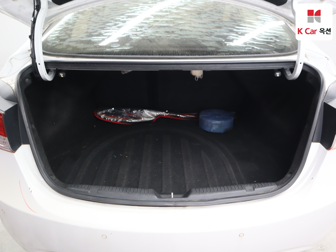 Hyundai Elantra 2011 - Image 27