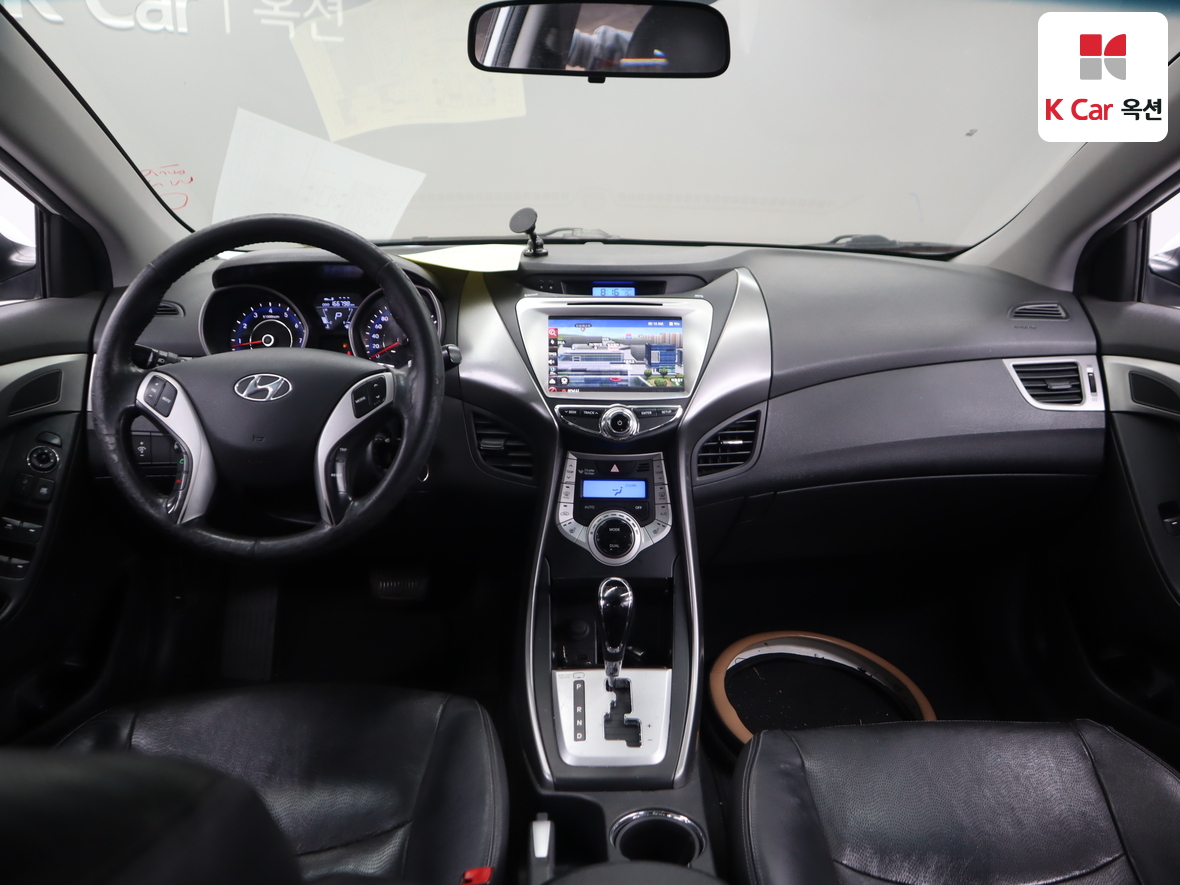 Hyundai Elantra 2011 - Image 3