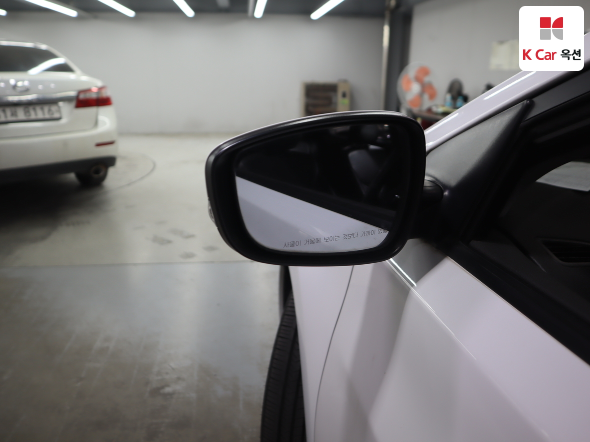 Hyundai Elantra 2011 - Image 21