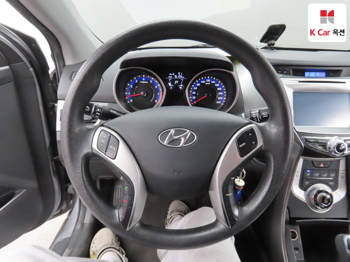 Hyundai Elantra 2012 - Image 10