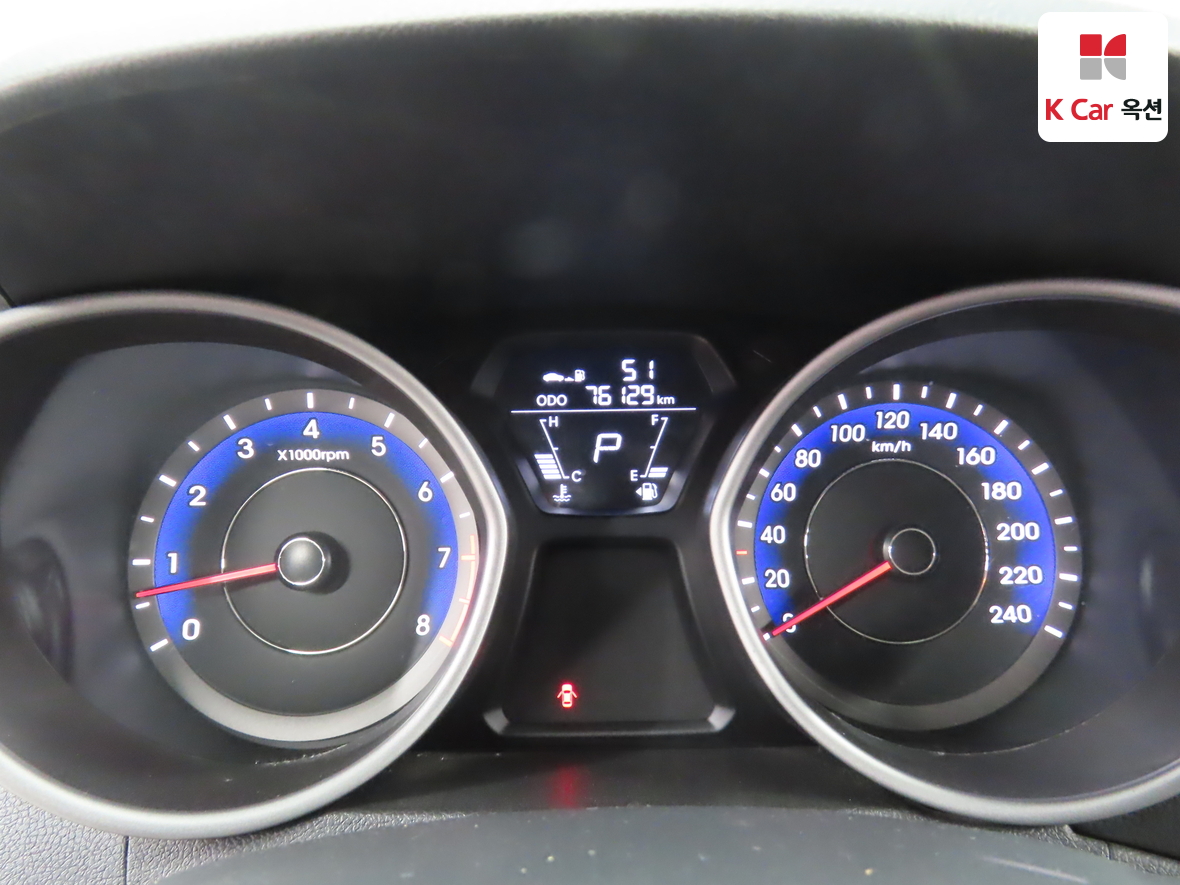 Hyundai Elantra 2012 - Image 5