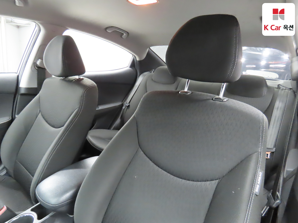 Hyundai Elantra 2012 - Image 18