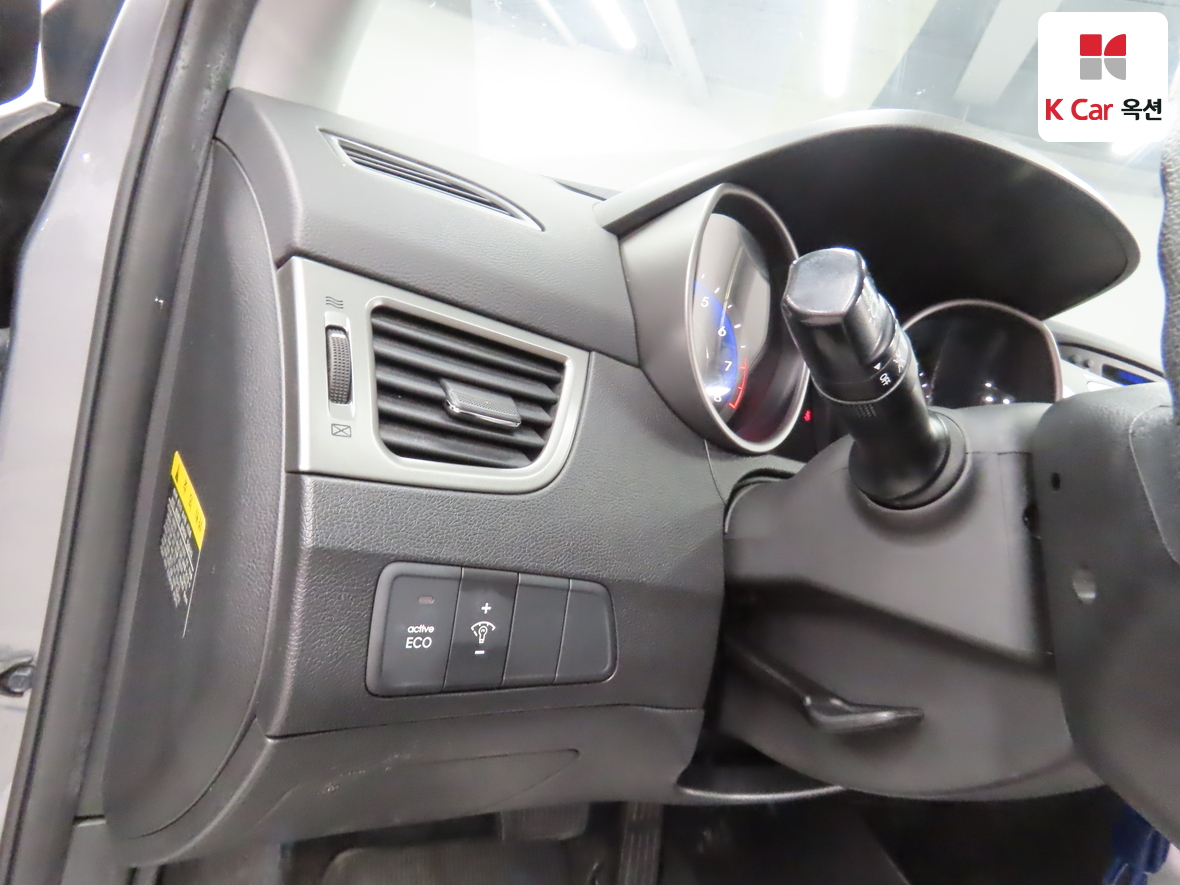 Hyundai Elantra 2012 - Image 9