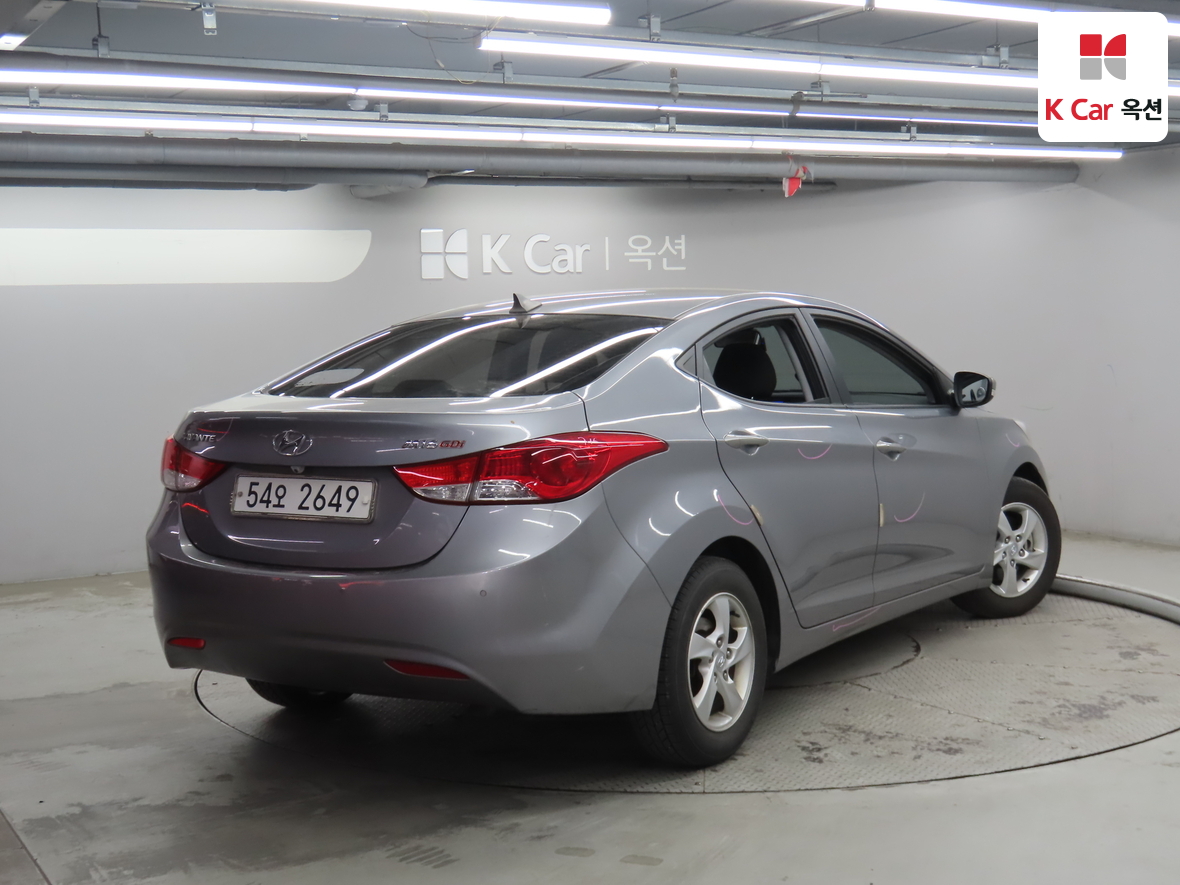 Hyundai Elantra 2012 - Image 2