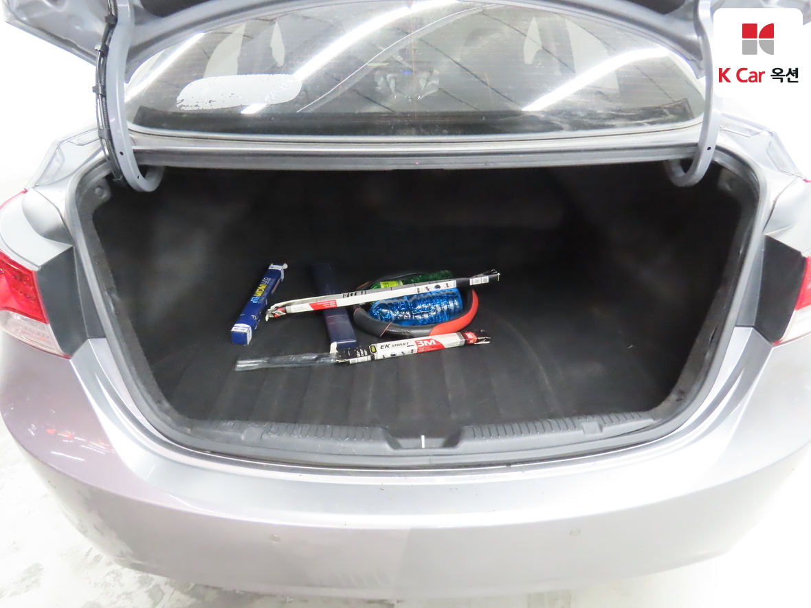 Hyundai Elantra 2012 - Image 24