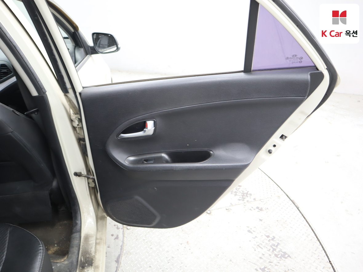 Kia Morning 2013 - Image 27
