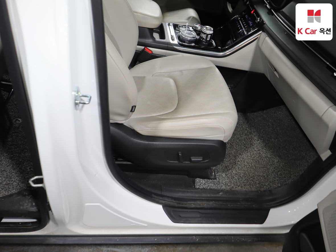 كيا كارنيفال 2023 - صورة 28