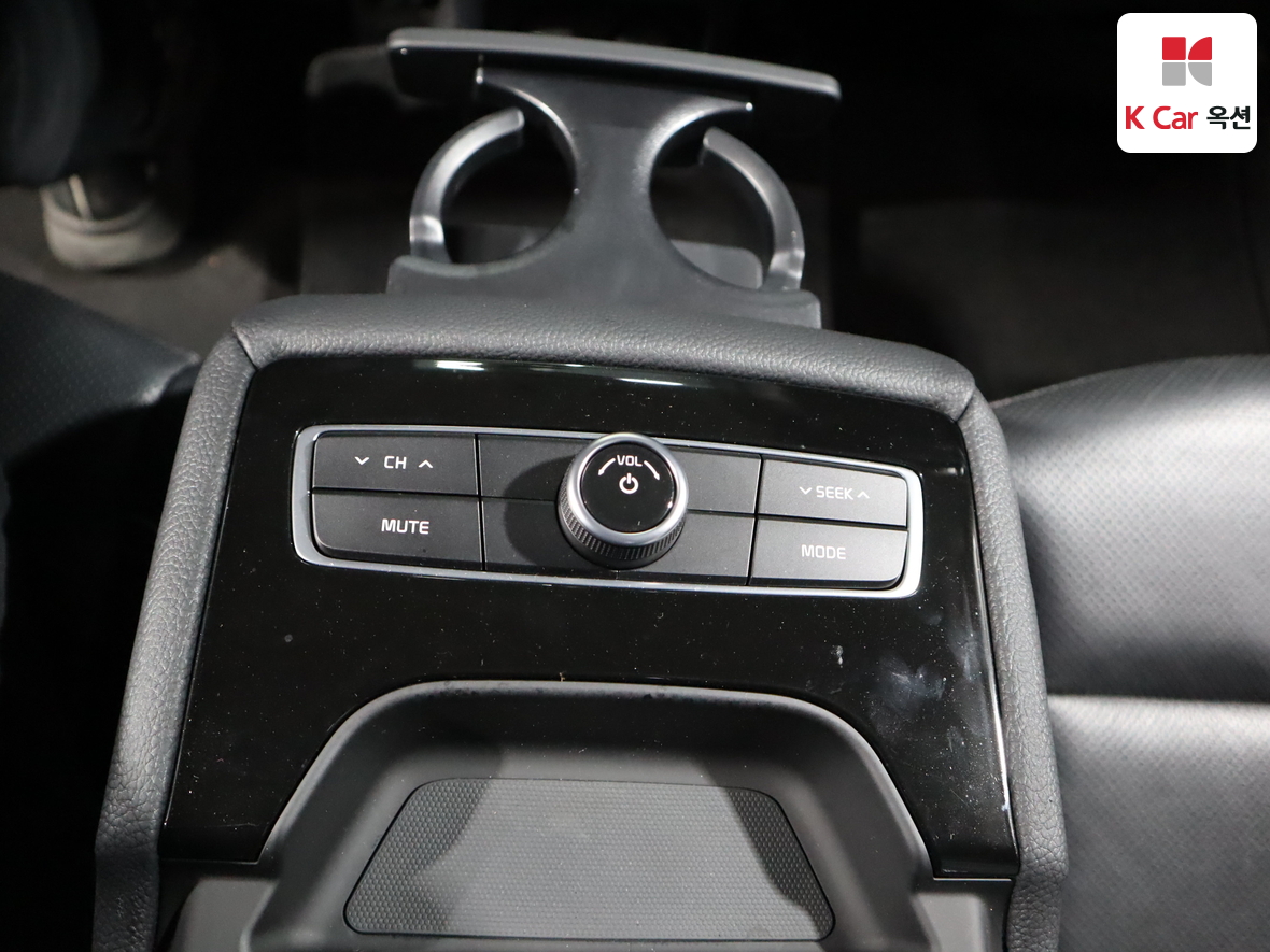 كيا K7 2018 - صورة 25