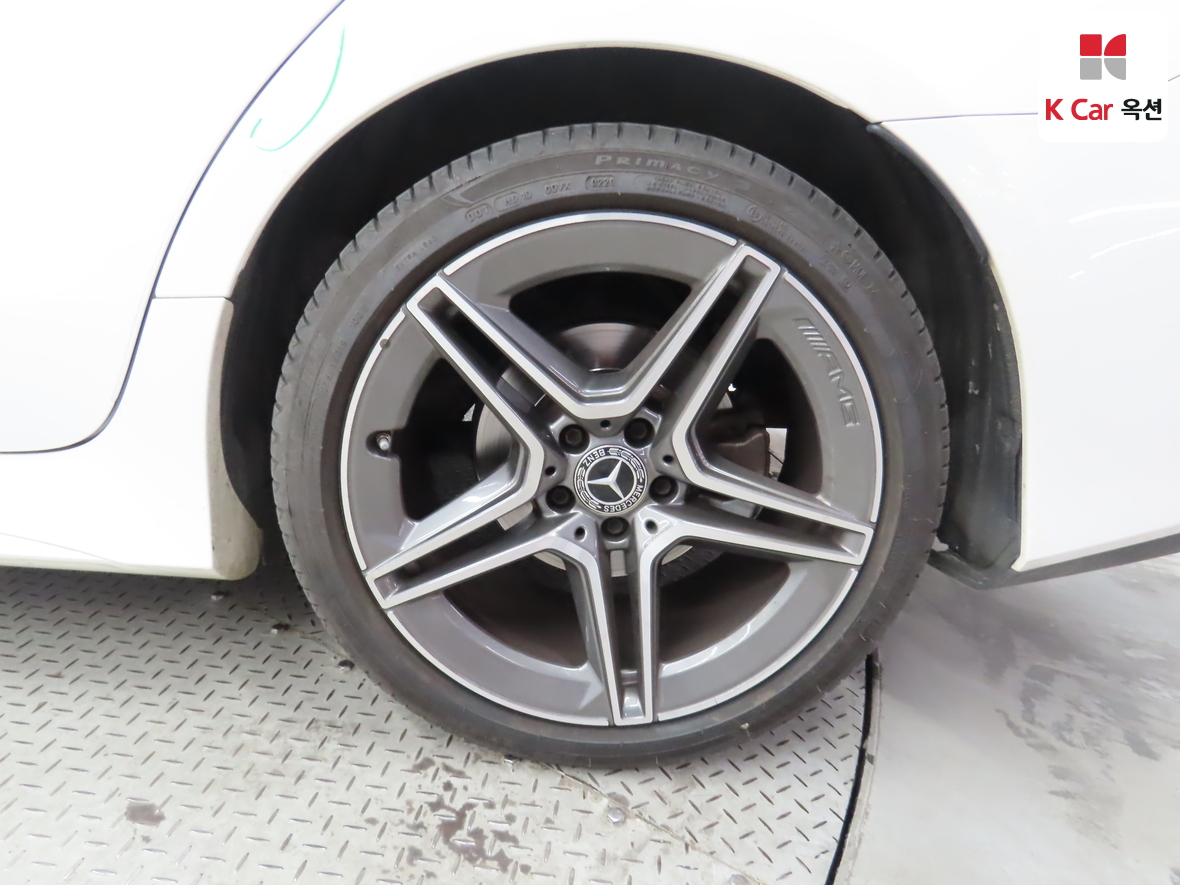 Mercedes-Benz CLS-Class - 48