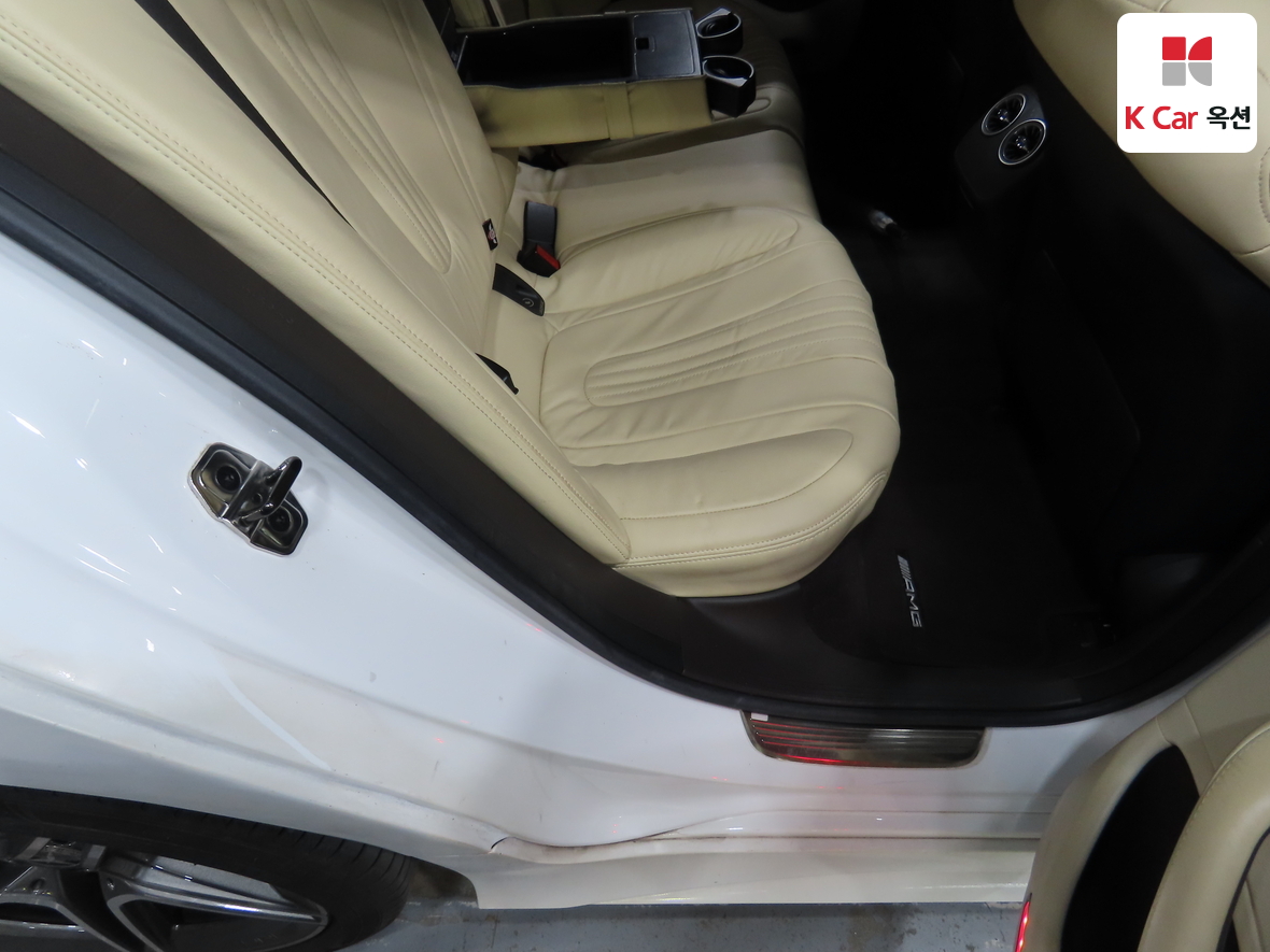Mercedes-Benz CLS-Class - 31