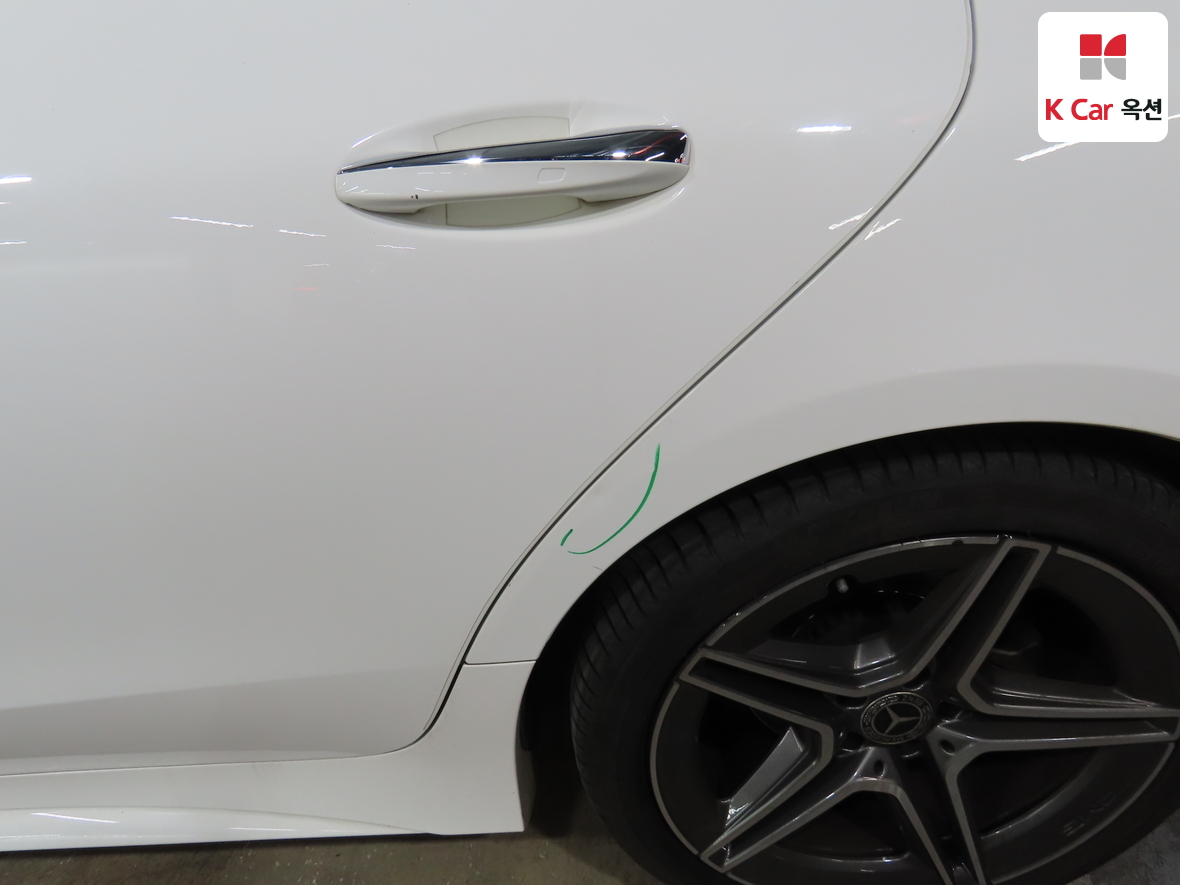 Mercedes-Benz CLS-Class - 41