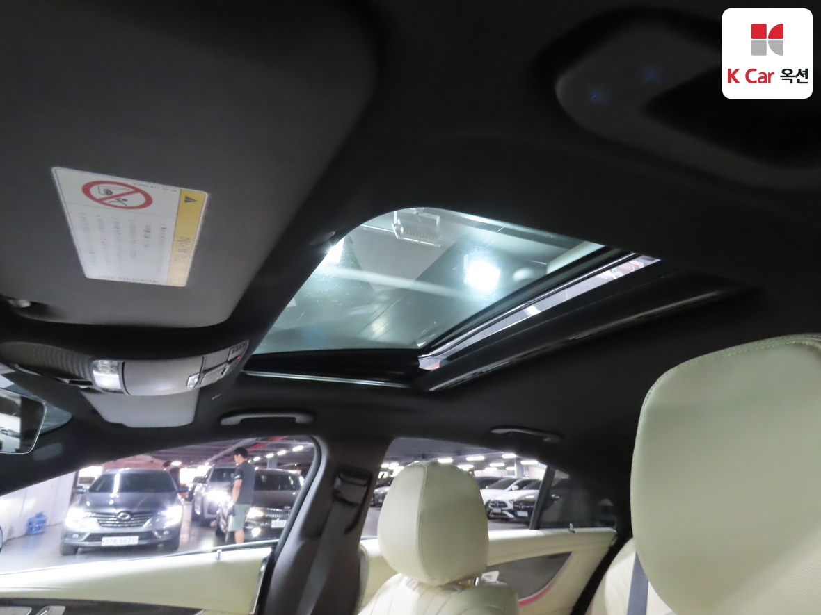 Mercedes-Benz CLS-Class - 23