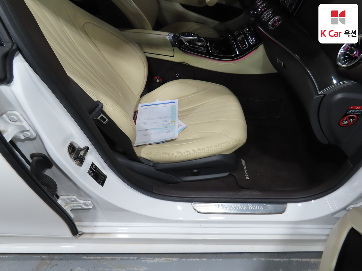 Mercedes-Benz CLS-Class - 33