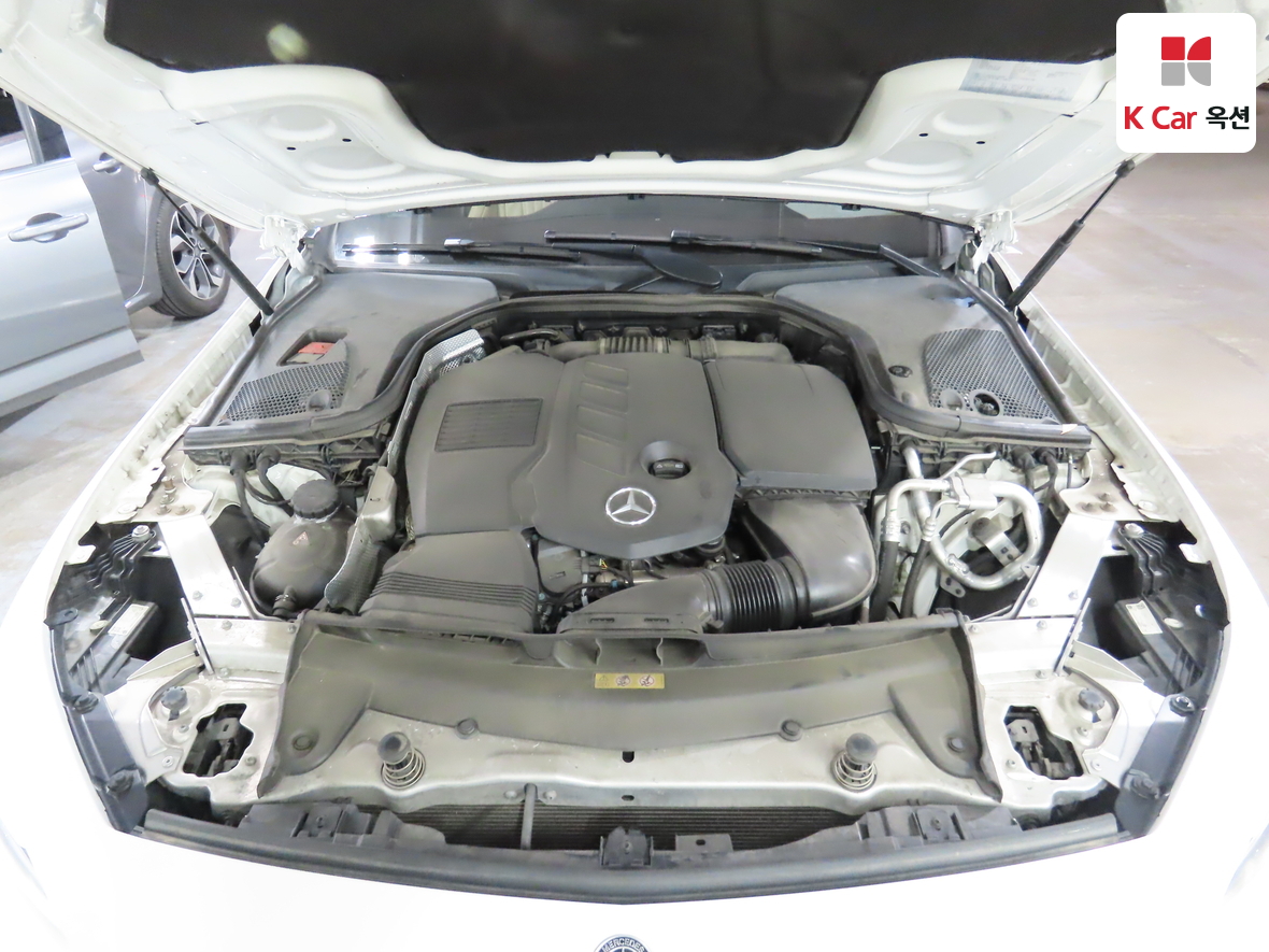 Mercedes-Benz CLS-Class - 36