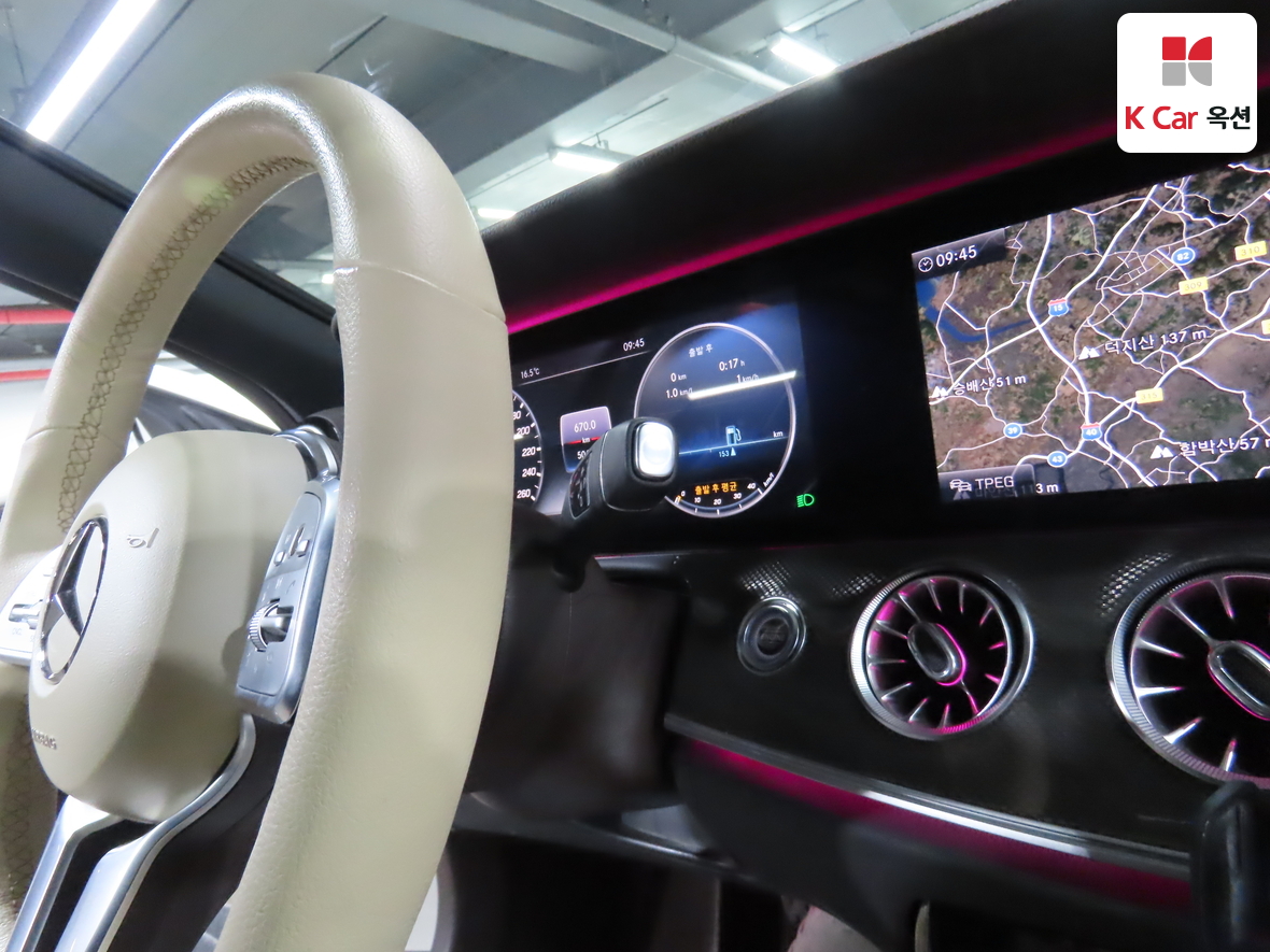 Mercedes-Benz CLS-Class - 11