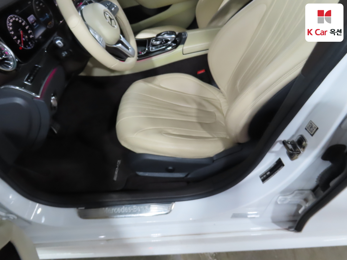 Mercedes-Benz CLS-Class - 19