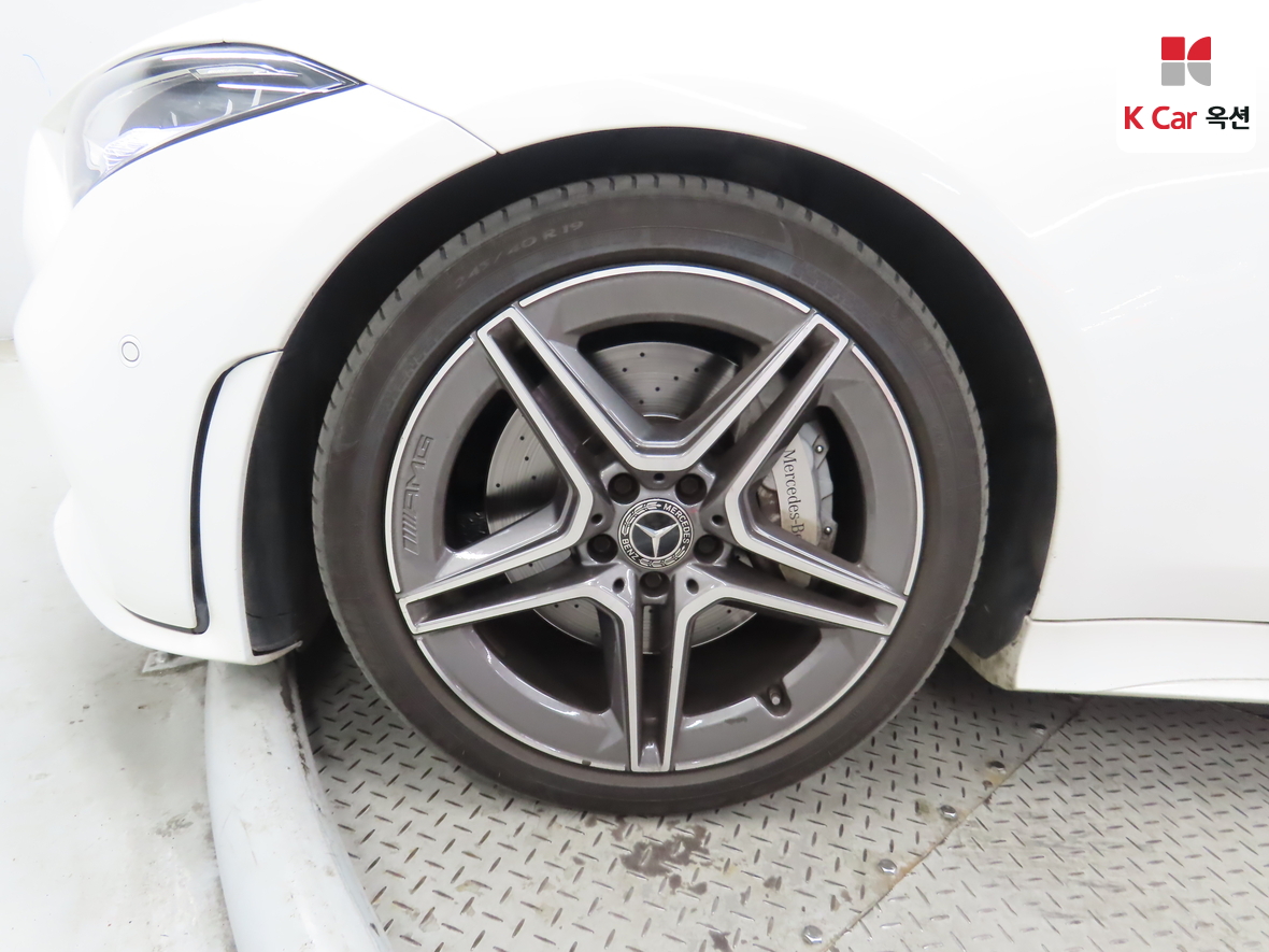 Mercedes-Benz CLS-Class - 47