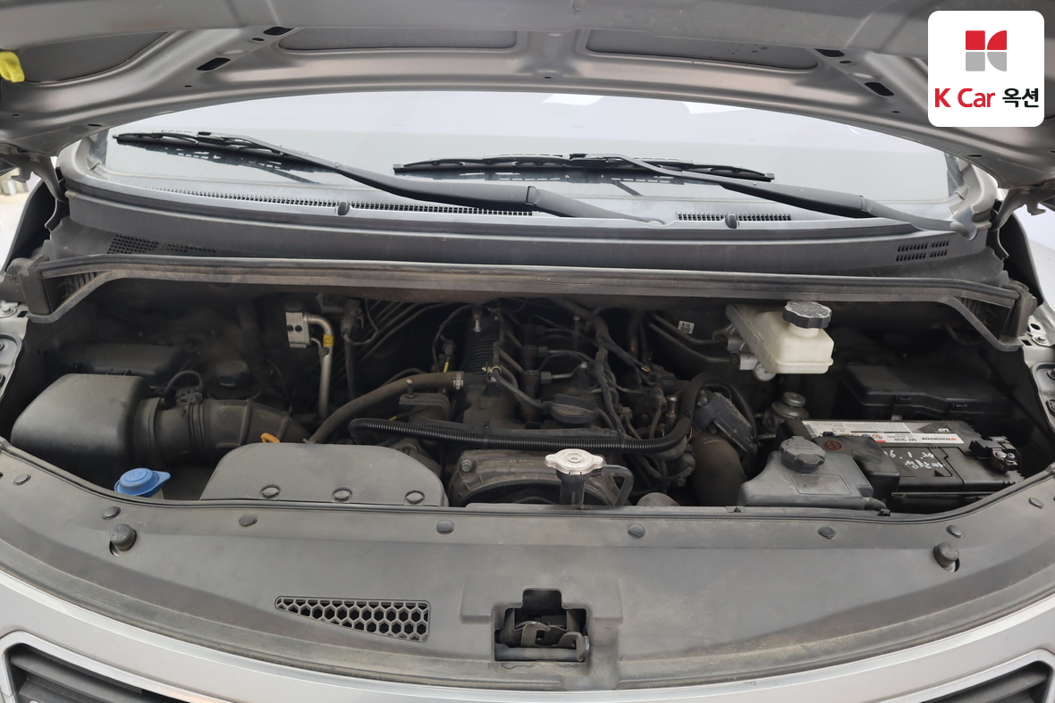 Hyundai Grand Starex - 29