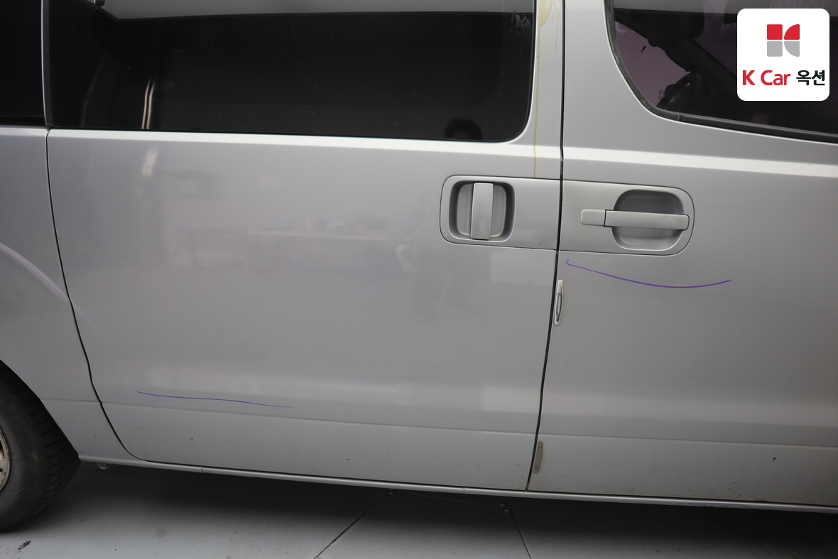 Hyundai Grand Starex - 41