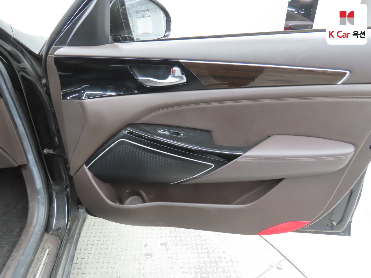 Kia K7 2018 - Image 28