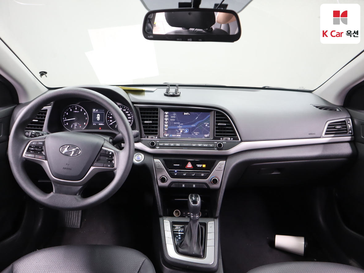 Hyundai Elantra 2018 - Image 3