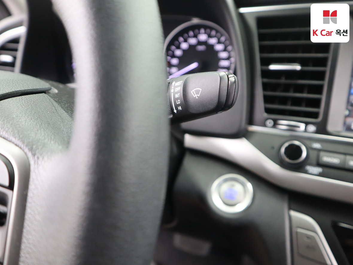 Hyundai Elantra 2018 - Image 11