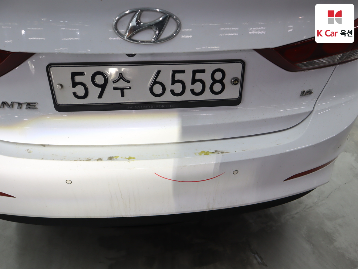 Hyundai Elantra 2018 - Image 36