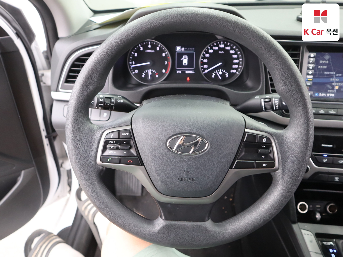 Hyundai Elantra 2018 - Image 10